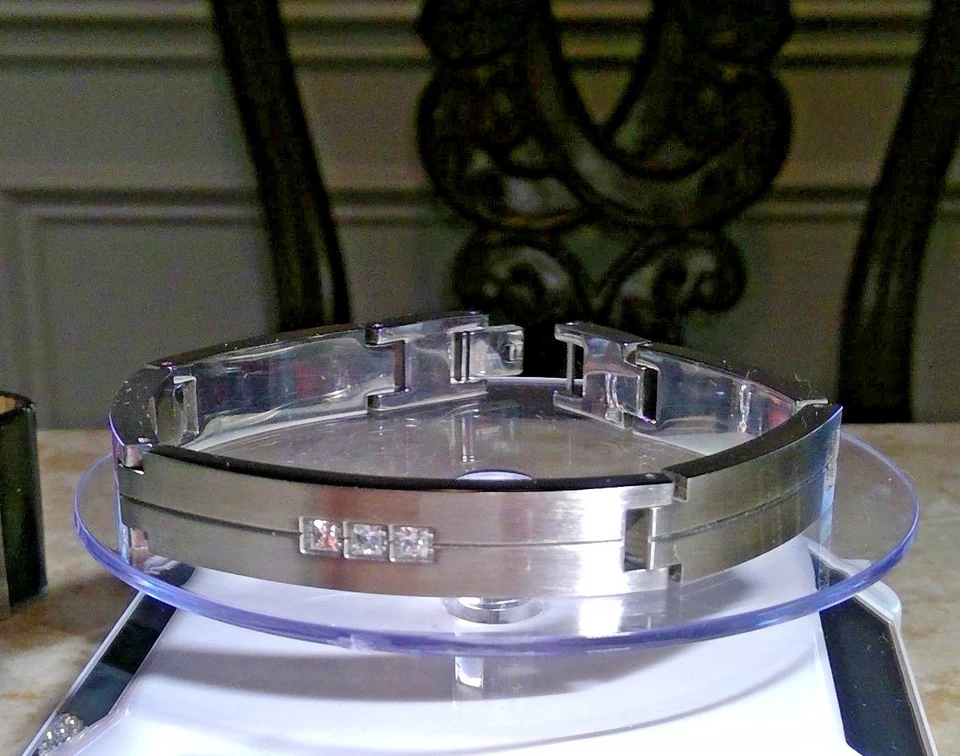 Pulsera Dolan Bullock 8.5" acero inoxidable, diamante, precio de venta sugerido por el fabricante $1455 rara Foto 2 de 4