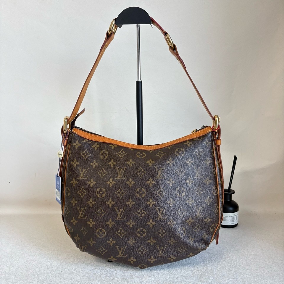 louis-vuitton-pre-owned-authentic-luxury-handbag-free-tracked-shipping