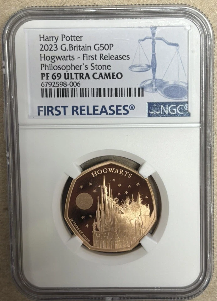 2023 Royal Mint Harry Potter 25 Years Of Magic Fifty Pence 50p Gold Proof Coin - Image 2 of 4