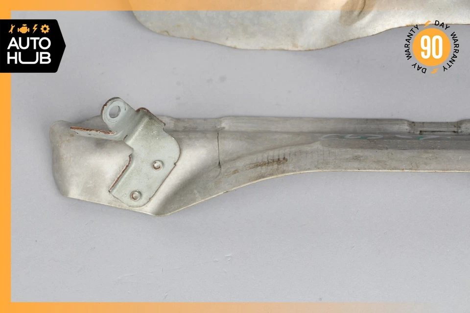 Juego de placas protectoras térmicas laterales derecho e izquierdo 11-20 Mercedes W218 CLS63 E63 AMG fabricante de equipos originales Foto 4 de 4