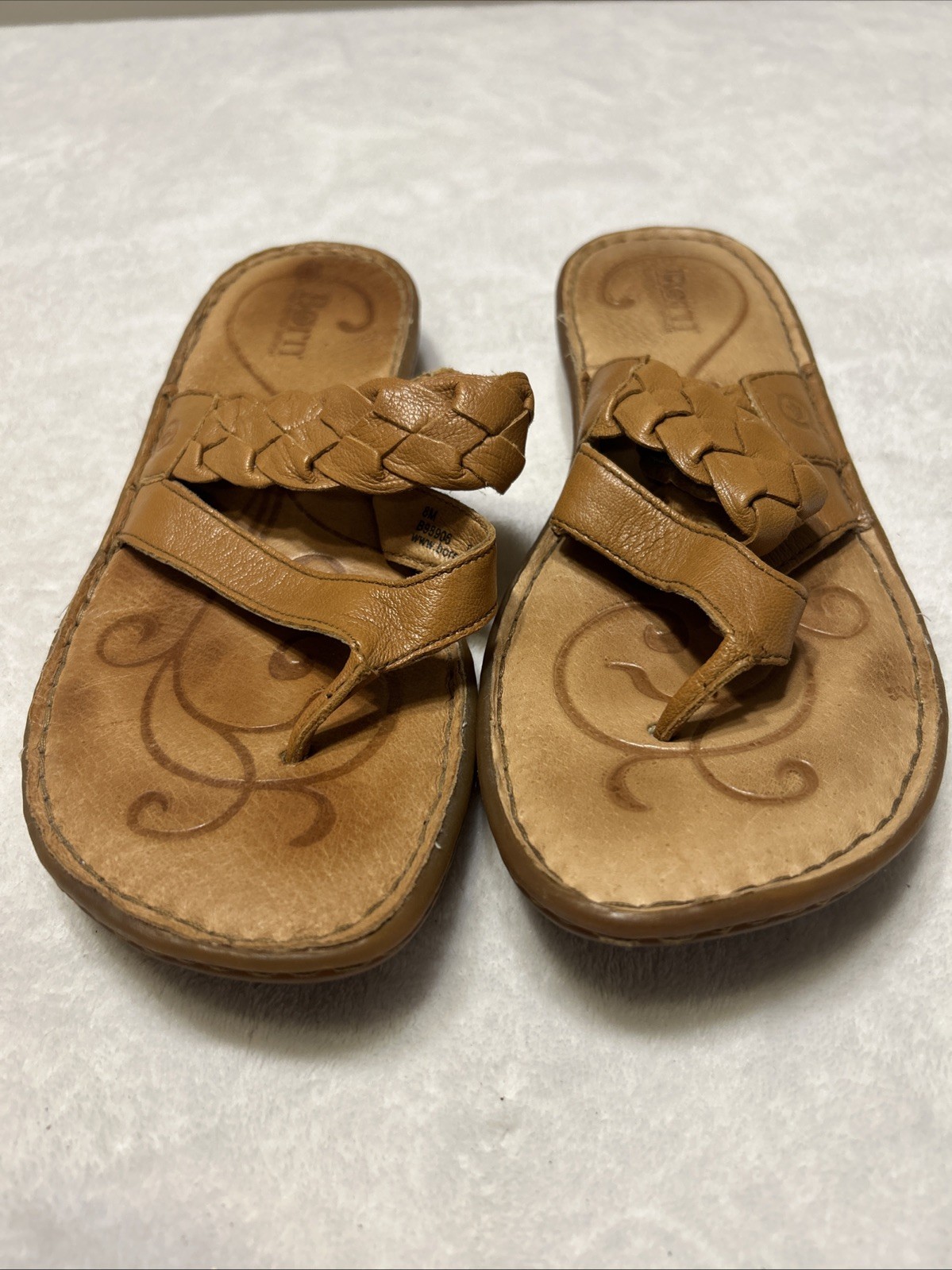 Born BOC Sandals Women’s Size 8 Brown Leather Open Toe Slip On Thong Strappy