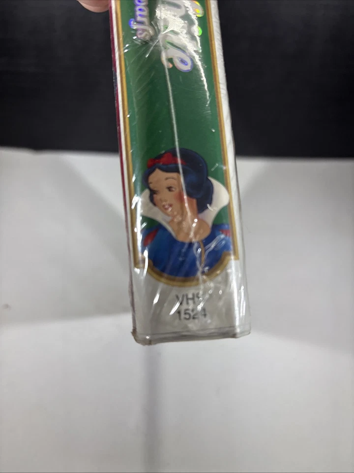 SEALED Snow White and the Seven Dwarfs VHS Walt Disney's Masterpiece #1524 Rare - Image 4 of 4