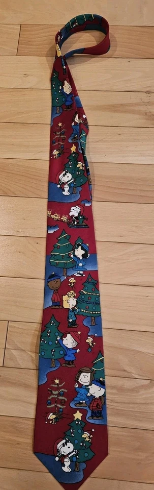 Vintage Peanuts Christmas Tree Tie Charlie Brown Snoopy 100% Silk Red Made in US - Image 2 of 4