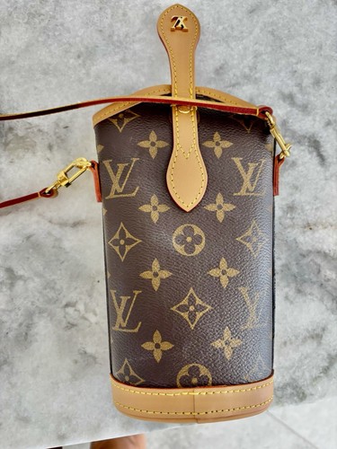 Louis Vuitton Fold Me Pouch, Like New - Picture 4 of 10