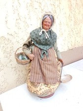 1 santon ancien habillé  signé Jouglas  " la poissonnière    "