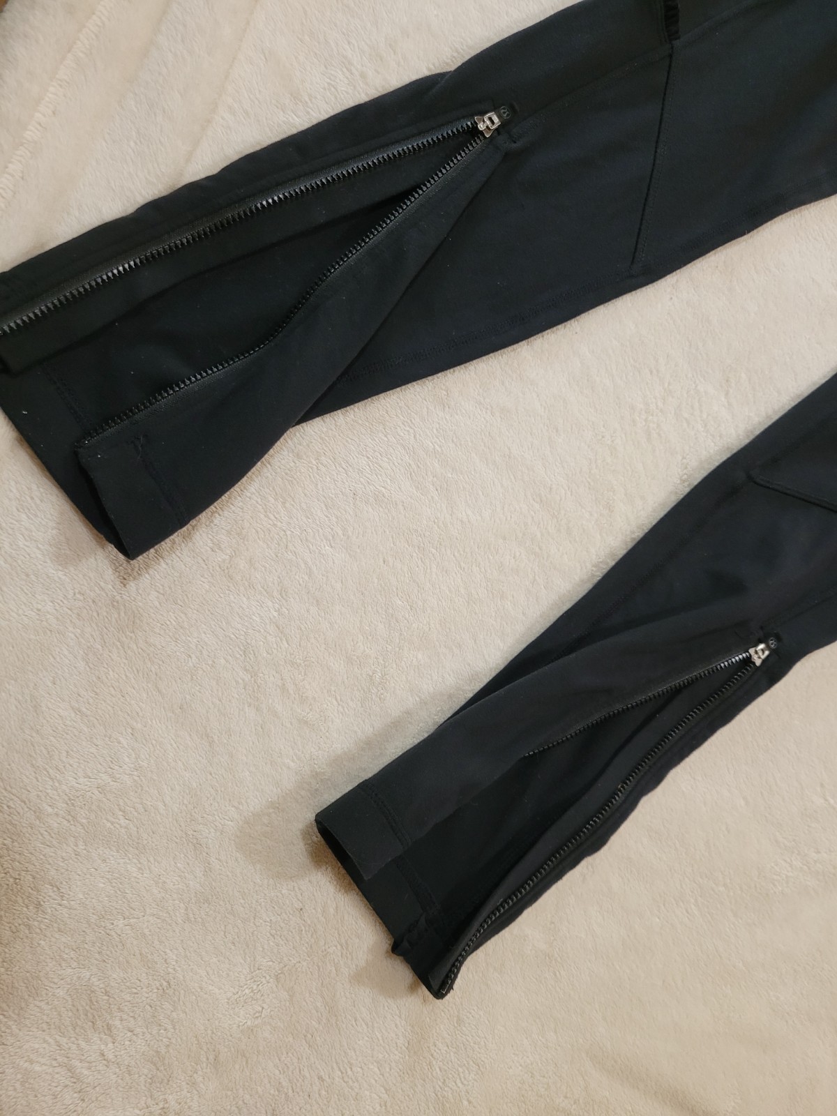 Lululemon Solid Black Full Length Leggings Zipper… - image 7