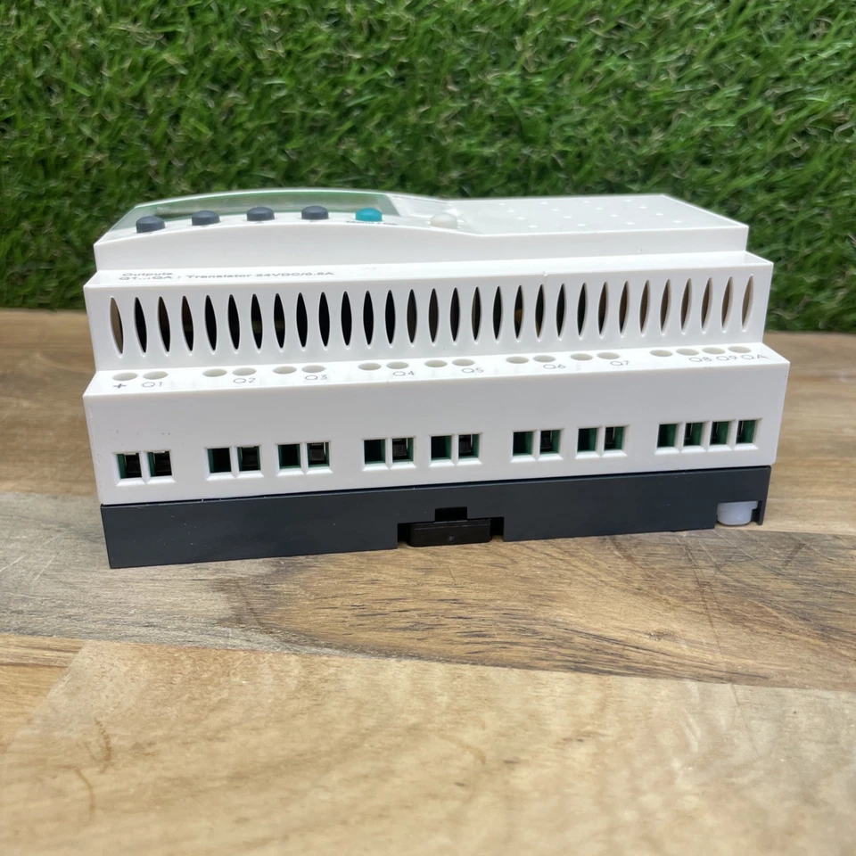 Zelio Logic - Intelligent Relay Module.- 26 I/O - 24Vdc #19M - Image 3 of 4