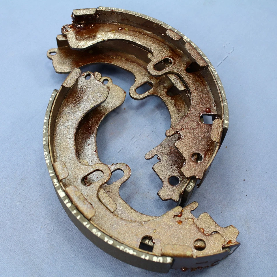 Zapata de freno trasera Bendix RS750 L4 VIN:R reforzada para Toyota Corolla 2000-2002 1,8 L Foto 2 de 4