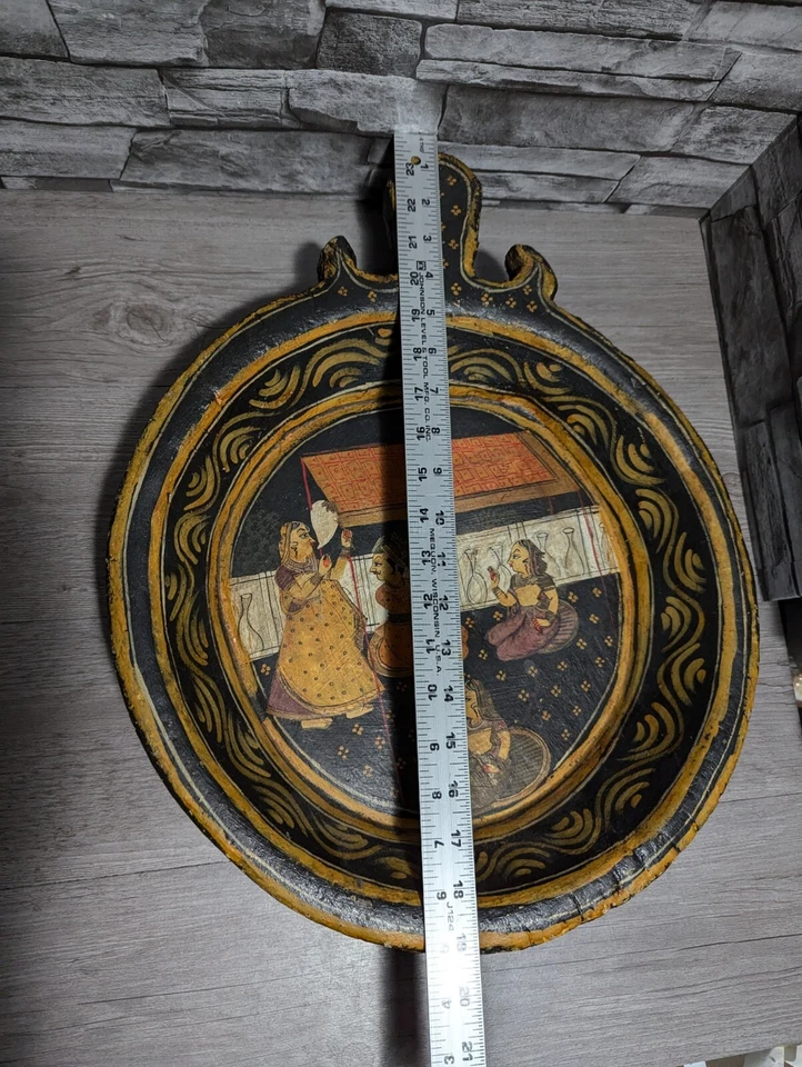 Tigela de madeira indiana antiga 19,5 x 15,5 pol. pintada à mão decoração mural arte Índia - Imagem 3 de 4