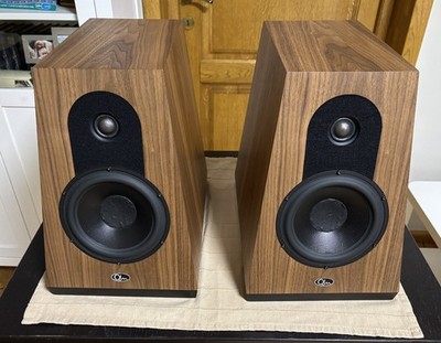 Pair of QLN Prestige One - High End Loudspeakers (Matt Walnut) MINT