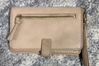 Tory Burch Britten Wallet Wristlet Color Tan — photo 4