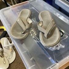 Nike Woman’s Gray Flip Flops