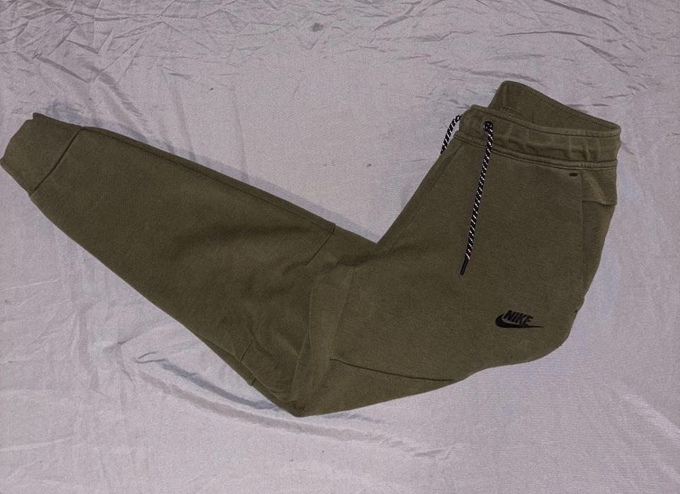 Calça de moletom Nike Club Fleece Joggers masculina verde XS - Imagem 3 de 4