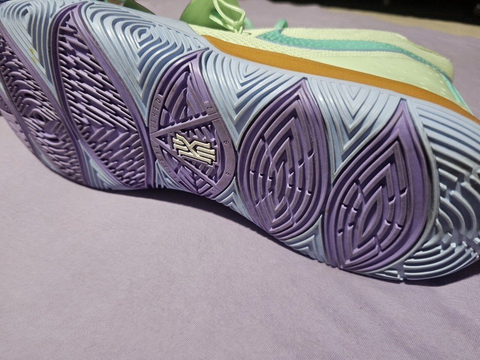 Nike Kyrie V SpongeBob Squidward Mens Basketball Shoes Size 17