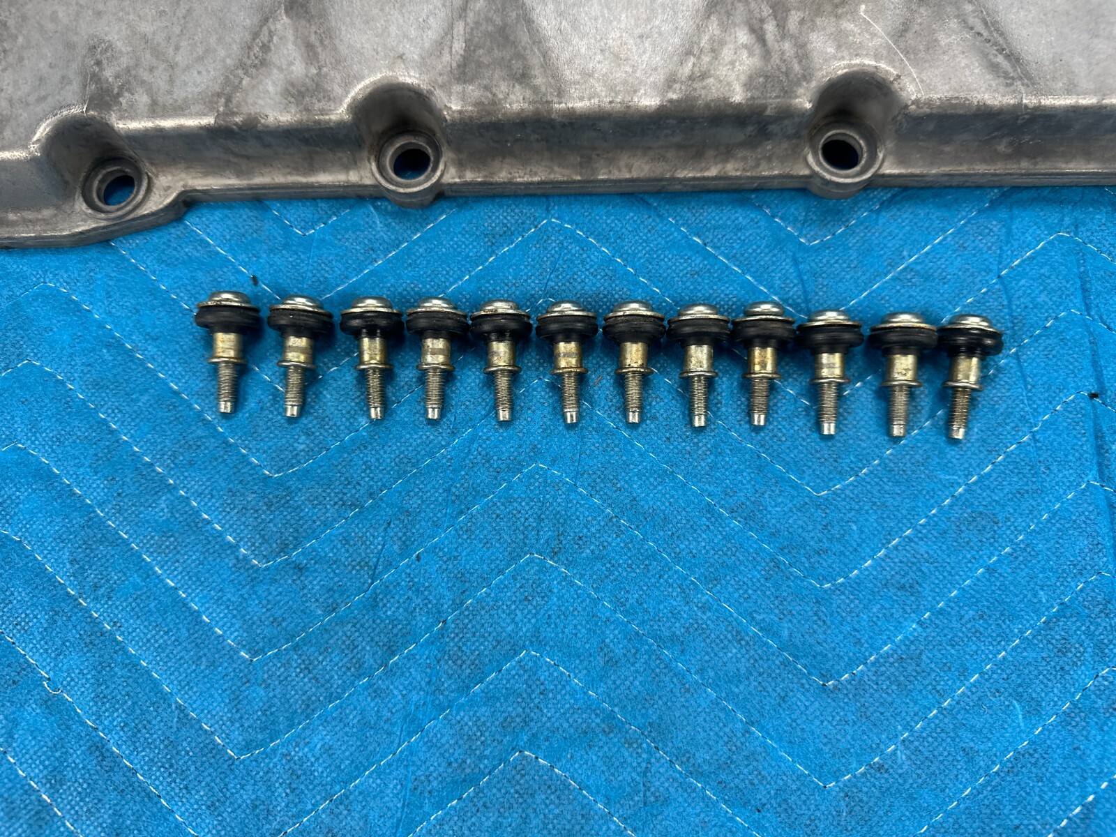 Bentley Cont Flying Spur BWR Engine Valve Cover Passenger Side 29k 2006-2012 OEM