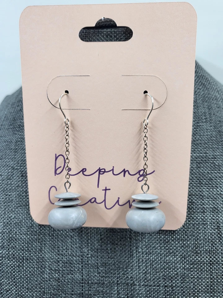 Pendientes de cadena ovalados de plata colgantes con cuentas apilables grises hechos a mano Foto 2 de 4