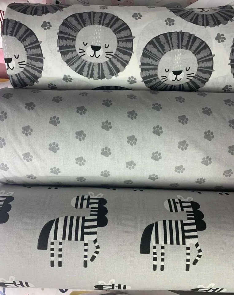 100% Cotton fabric. Animal print Fabric . Children's Fabric. Width 240cm - Image 2 of 4