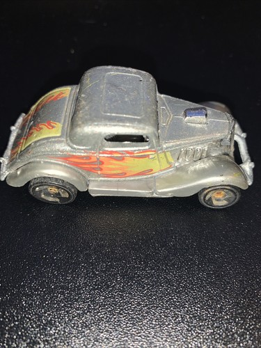 Vintage 1979 Hot Wheels '34 Ford Coupe ~ Silver with Orange & Yellow Flames - Picture 3 of 4