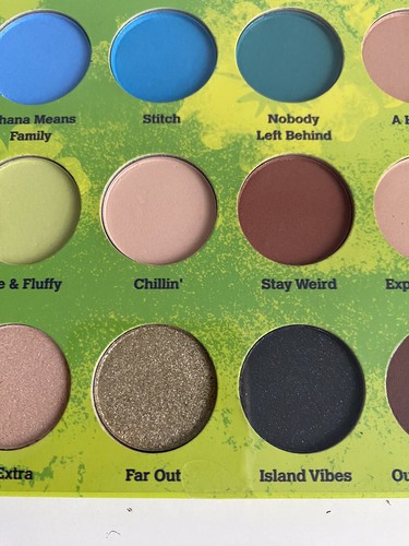 Paleta de sombras de ojos Taste Beauty Disney Lilo Stitch sombra de ojos surtida 12 colores - Imagen 6 de 11