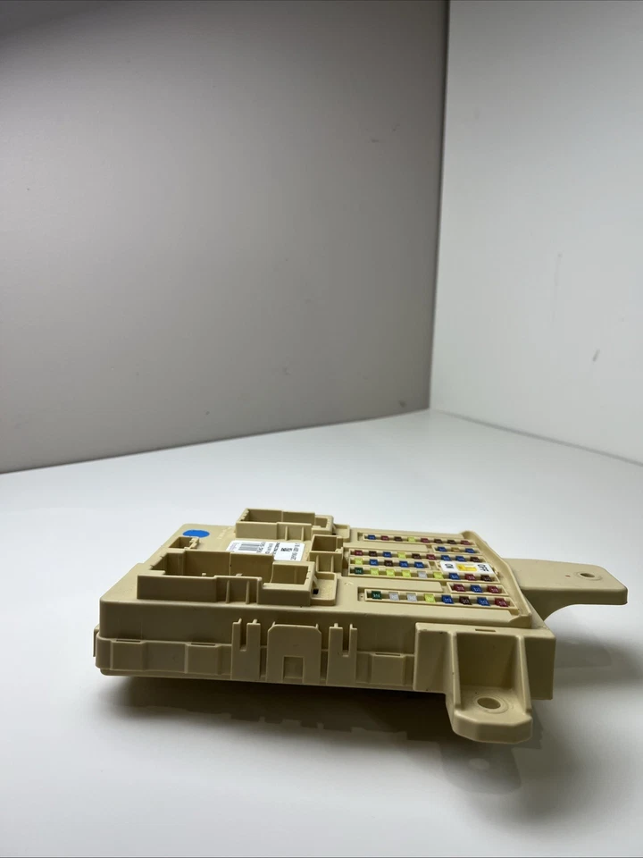 Hyundai Santa Fe 2016 módulo de relé de caja de fusibles interior 91950-2W560 OEM Foto 3 de 4