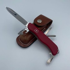 Multiherramienta Victorinox Swiss Army de colección rara con estuche de cuero