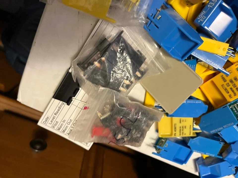 Digicomm,ScientificAtlanta,Cisco Gainmaker Knock Down Pads + 信号控制器 批量 — 第 3/4 张图片