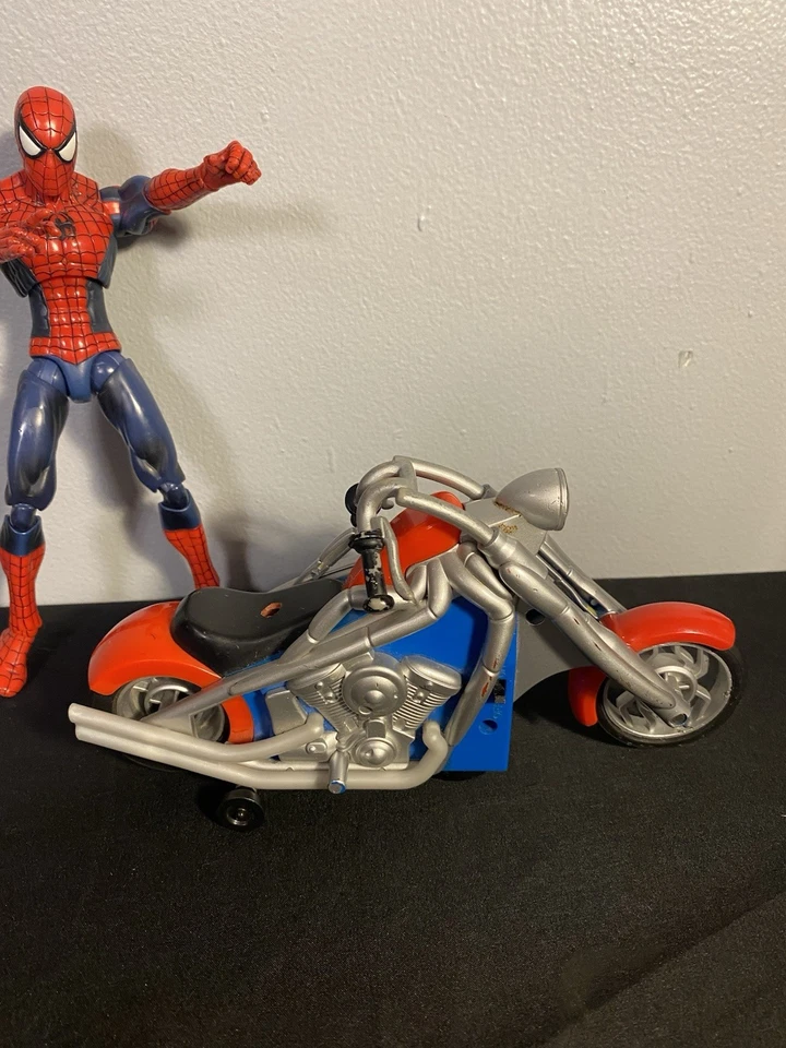 Figura de acción Spider Man 2008 con motocicleta Bump N Go 2007 Foto 3 de 4