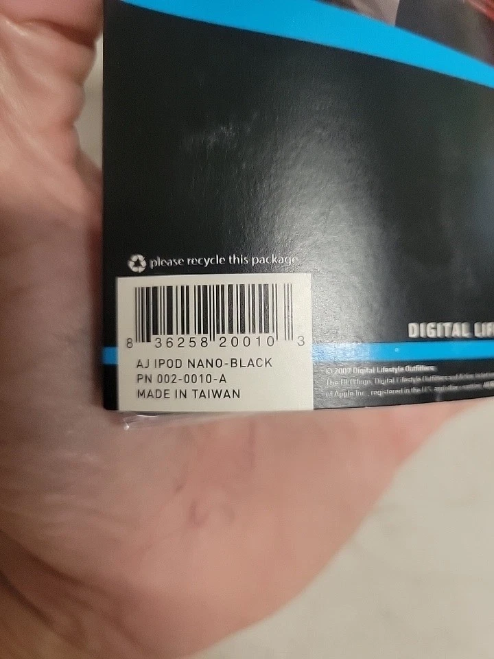 DLO Action Jacket Case For iPod Nano 1st Gen, 2nd Gen Black- Brand New!  - Image 3 of 4