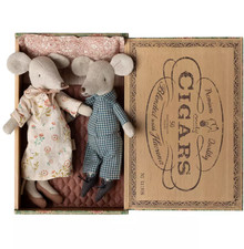 Maileg Grandma and grandpa mice in cigarbox