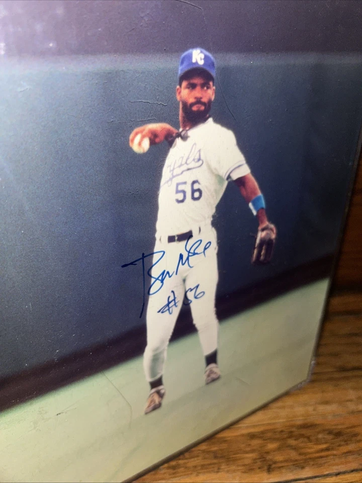 Foto autografada assinada por Kansas City Royals Brian McRae #56 8x10 sem certificado de autenticidade - Imagem 2 de 4