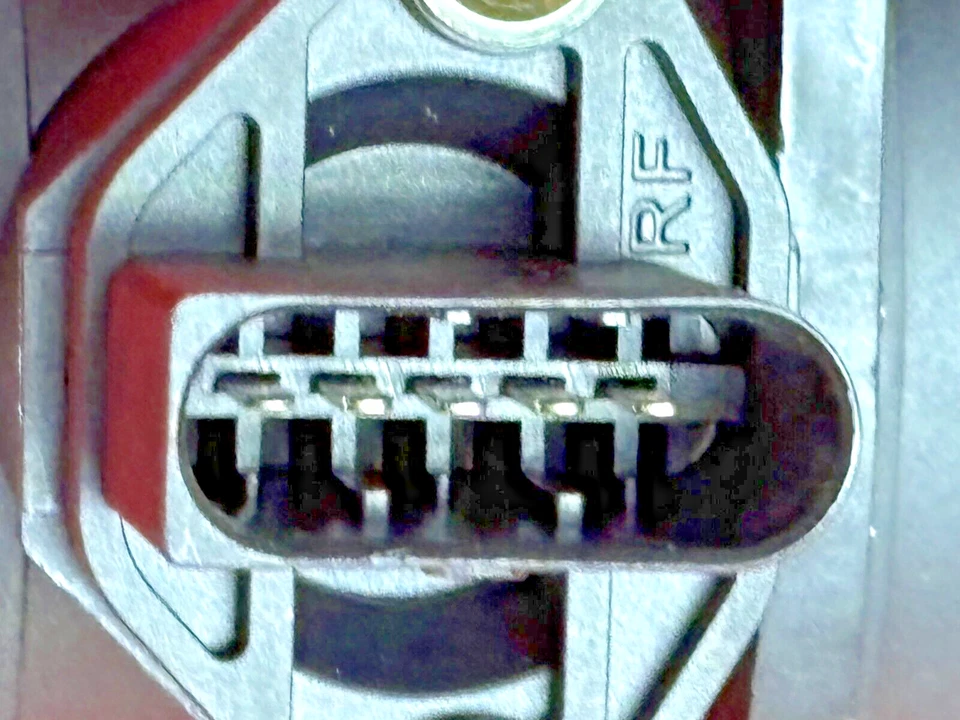 Sensor de flujo de masa de aire para Audi A4.A4 Quattro.Volkswagen Beetle. Golf Jetta Passat Foto 3 de 4