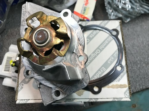 9566945688 POMPA ACQUA NUOVA ORIGINALE PER FIAT ULYSSE LANCIA ZETA FIAT DUCATO - Foto 2 di 4