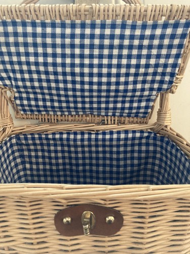 Vtg wicker basket with handle & Lid 9x9x7 Handle Height, 8” blue gingham lined - Picture 4 of 8
