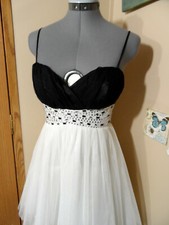 B SMART Ball Gown Dress 5 Black White Beaded Ruffled Tulle empire Prom Strapless