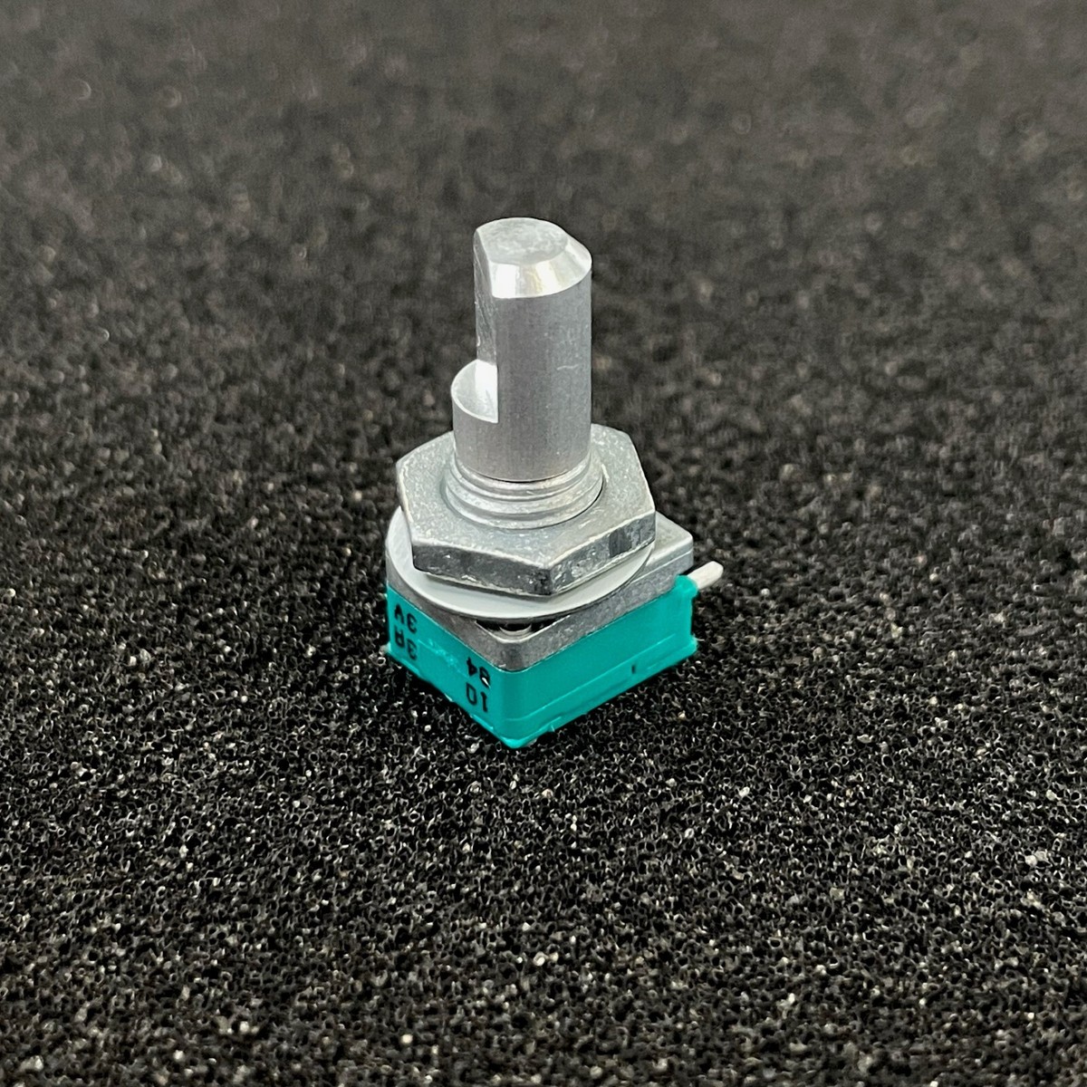 RK097111080J, ALPS ALPINE, 10kΩ Rotary Potentiometer 1-Gang