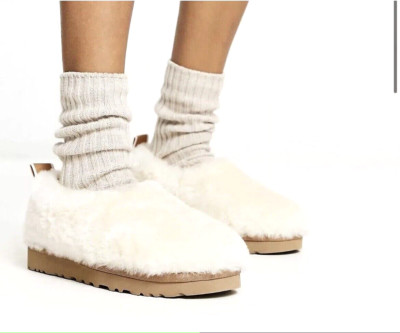 【新品】正規品 UGG コンフォート レザー ローファー ホワイト 23.5白 Woman ホワイト レザー ローファー XXW79A0JE50SMX38MB015 | Tods