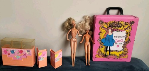 Vintage 1968 Mattel The World of Barbie Puppenkoffer Kleidung & Zubehör - Bild 2 von 23