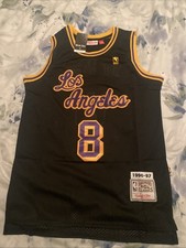 Ultimate Los Angeles Lakers Collector and Super Fan Gift Guide 56