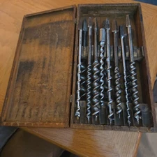 Vintage Assorted Lot Wood BOX of Carpentry hand Brace Auger Drill Bits GC 