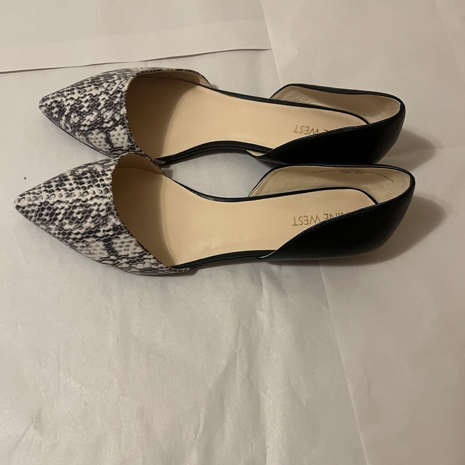 Nine West Black and Snake Pattern Flats Women's Size 10M