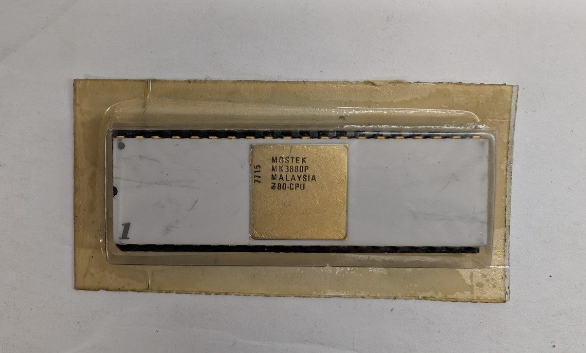 Vintage Mostek MK3880P Z80 CPU 7715 Date Code White Ceramic