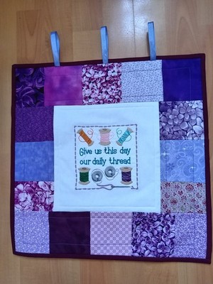 Patchwork Wandbehang Daily Thread bestickt Neu