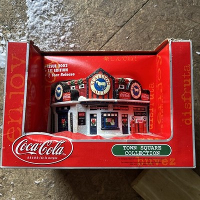 Coca-Cola Stallion Gas Station 2002 Town Square 1st Ed Fiber Optic Lighted NIB