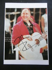 Pete Townshend "The Who" autograph signed 10x15 cm index card with magazine image