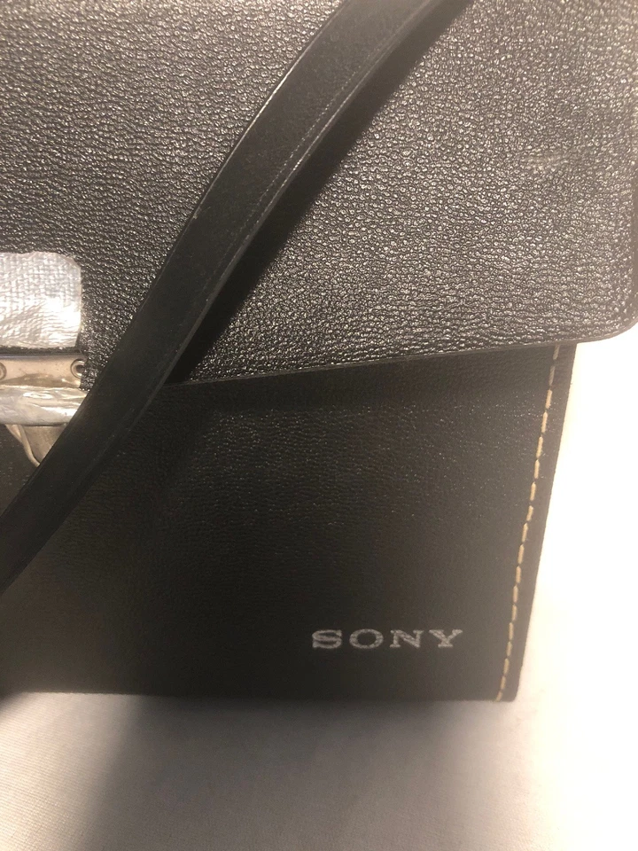 Cartera rígida Sony vintage negra texturizada cámara electrónica rara Foto 2 de 4