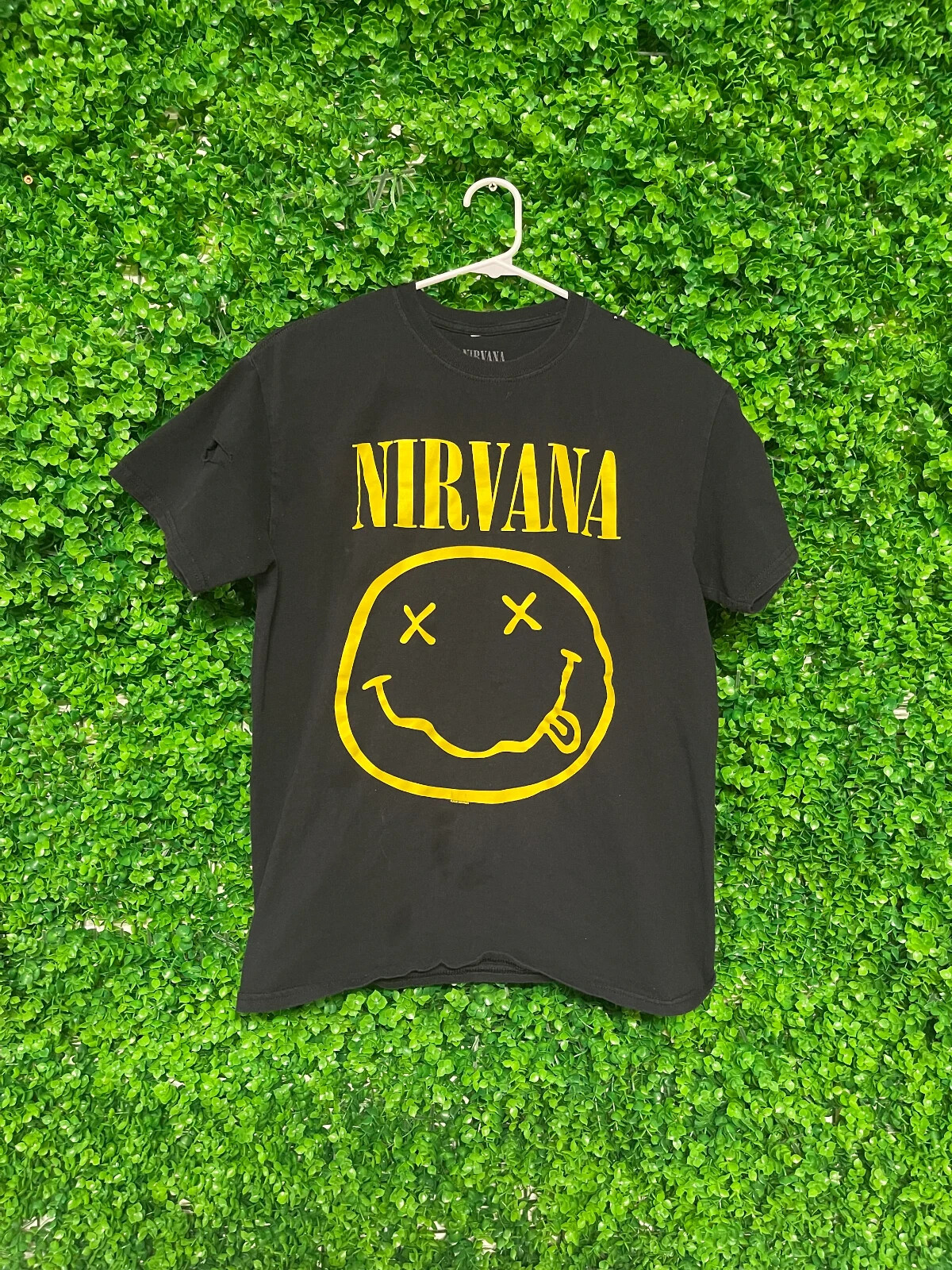 Vintage Nirvana Band T-shirt (ripped) - Adult Mens Medium - T53