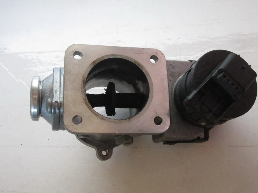 BMW X5 XDrive35d EGR Valve Assembly OEM 11718512526