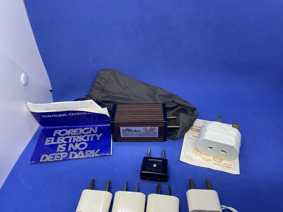 Lot of International / UK Electricity Wall Chargers & Adaptors - Image 4 of 4