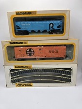 Bachman HD Train Cars And Wiring. Lot Of 3. Santa Fe, The Rock, Plug In Wiring