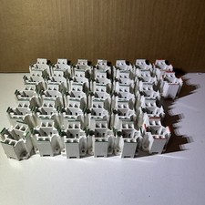 Leviton 75w-600V Compact Fluorescent Lamp Holder Light Socket 4-Pin Lot Of 30